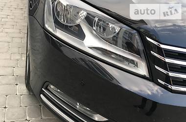 Седан Volkswagen Passat 2013 в Ивано-Франковске