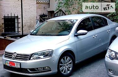 Седан Volkswagen Passat 2011 в Киеве