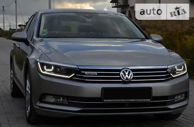 Седан Volkswagen Passat 2015 в Луцке