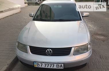 Седан Volkswagen Passat 2000 в Одессе