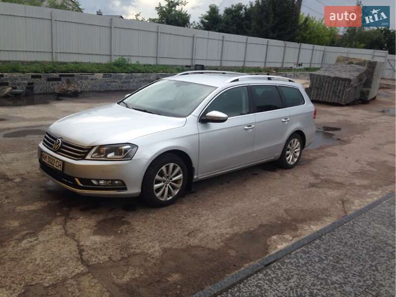 Універсал Volkswagen Passat 2012 в Коростишеві