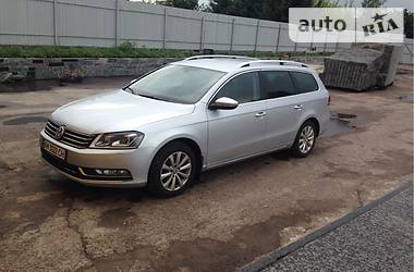 Універсал Volkswagen Passat 2012 в Коростишеві