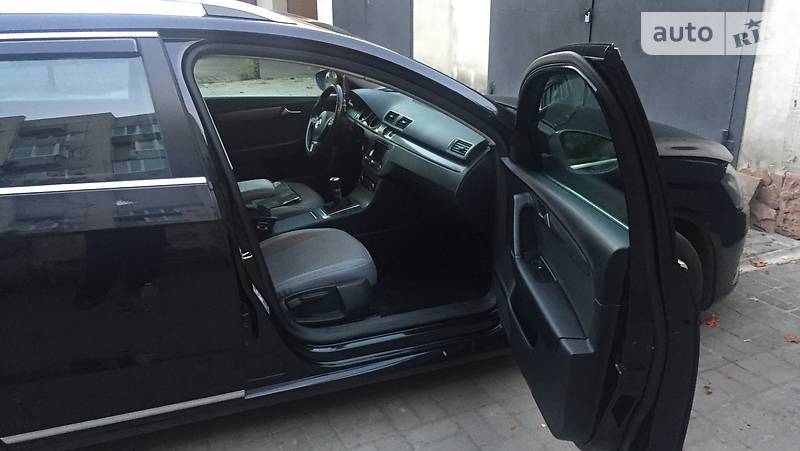 Универсал Volkswagen Passat 2012 в 