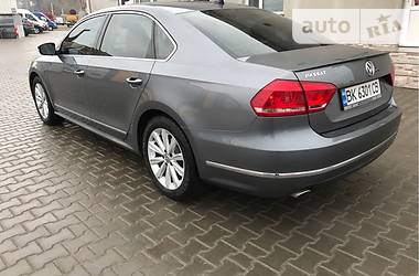 Седан Volkswagen Passat 2013 в Киверцах