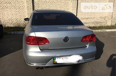 Седан Volkswagen Passat 2012 в Киеве