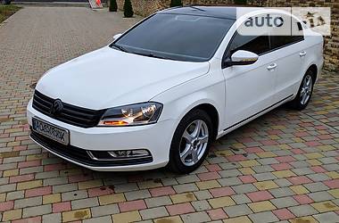 Седан Volkswagen Passat 2012 в Ужгороде