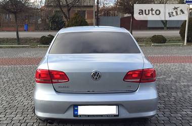 Седан Volkswagen Passat 2011 в Ужгороде