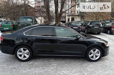 Седан Volkswagen Passat 2012 в Киеве