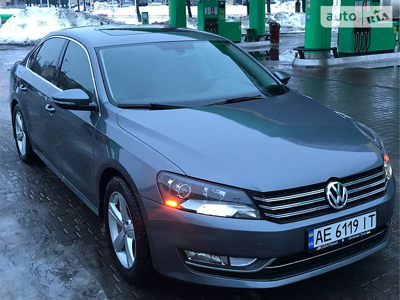 Седан Volkswagen Passat 2012 в Кропивницком