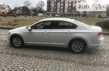 Седан Volkswagen Passat 2016 в Львове