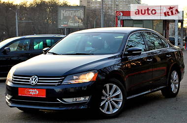 Седан Volkswagen Passat 2013 в Киеве