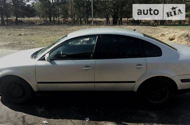 Седан Volkswagen Passat 2000 в 