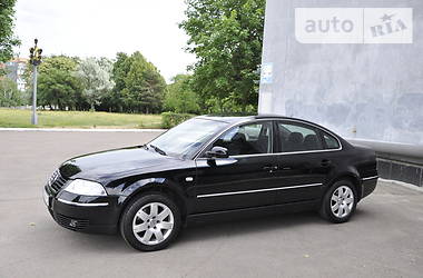 Седан Volkswagen Passat 2003 в Ровно