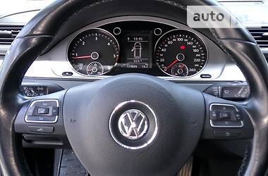 Універсал Volkswagen Passat 2011 в 