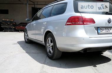 Універсал Volkswagen Passat 2011 в 