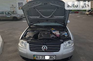 Седан Volkswagen Passat 2004 в Киеве