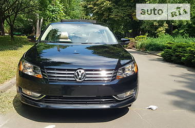 Седан Volkswagen Passat 2012 в Києві