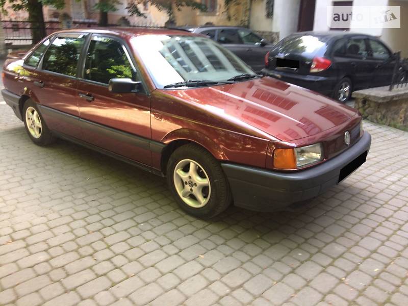 Седан Volkswagen Passat 1991 в Івано-Франківську