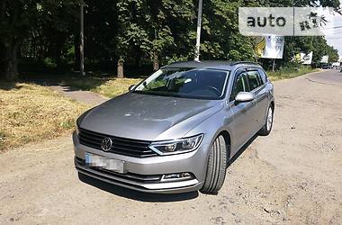 Універсал Volkswagen Passat 2015 в Ужгороді