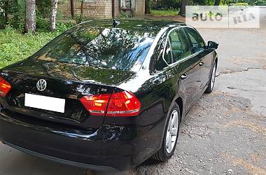 Седан Volkswagen Passat 2012 в Києві