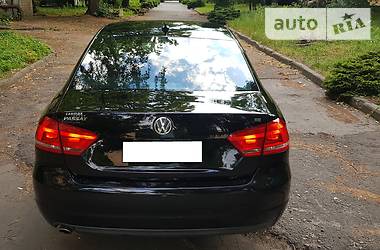 Седан Volkswagen Passat 2012 в Києві