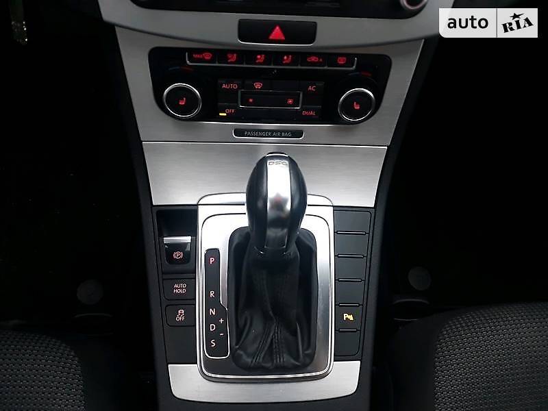 Седан Volkswagen Passat 2011 в Луцьку
