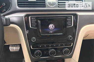 Седан Volkswagen Passat 2016 в Ирпене