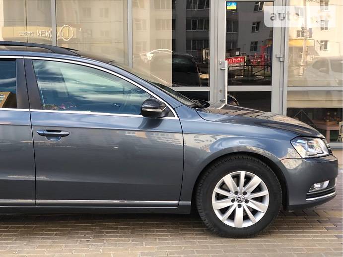 Універсал Volkswagen Passat 2013 в Хмельницькому