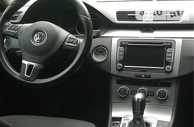 Седан Volkswagen Passat 2012 в Днепре