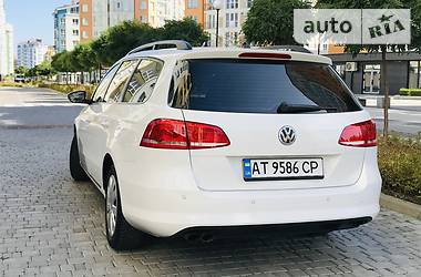 Універсал Volkswagen Passat 2014 в Івано-Франківську