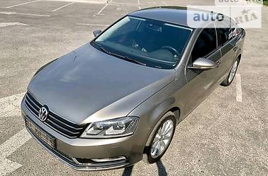 Седан Volkswagen Passat 2012 в Маріуполі