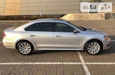 Седан Volkswagen Passat 2012 в Киеве