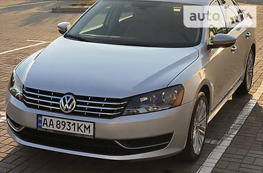 Седан Volkswagen Passat 2012 в Киеве