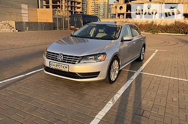 Седан Volkswagen Passat 2012 в Киеве