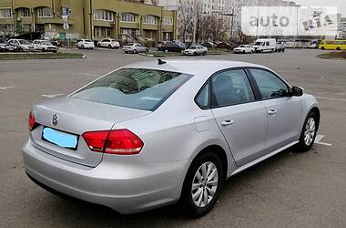 Седан Volkswagen Passat 2014 в Киеве