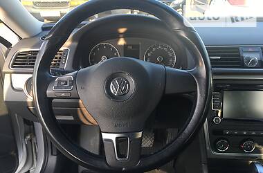 Седан Volkswagen Passat 2015 в Киеве