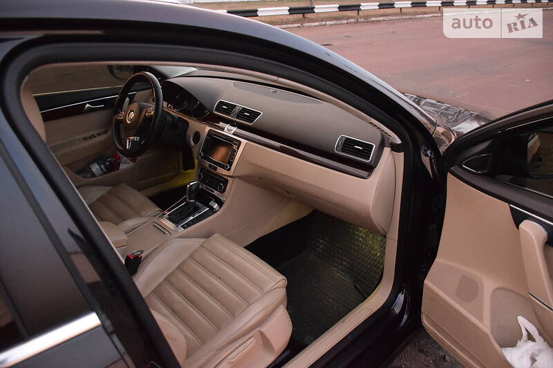 Універсал Volkswagen Passat 2011 в Києві