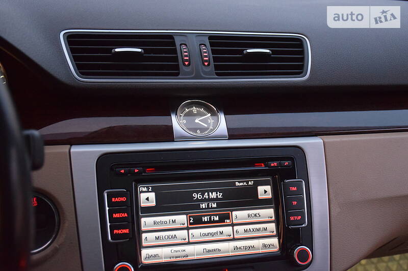 Універсал Volkswagen Passat 2011 в Києві