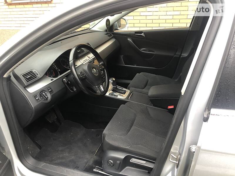 Універсал Volkswagen Passat 2010 в Гадячі