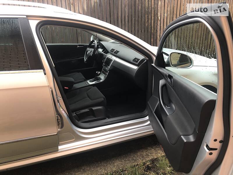 Універсал Volkswagen Passat 2010 в Гадячі