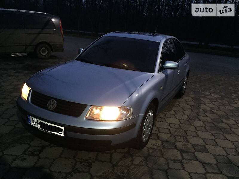 Седан Volkswagen Passat 1998 в Волновахе