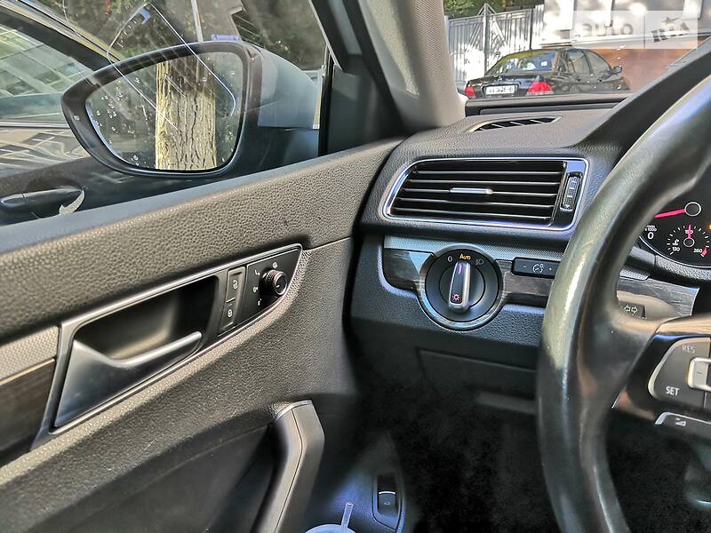 Седан Volkswagen Passat 2015 в Києві фото 23 Седан Volkswagen Passat 2015 в Києві