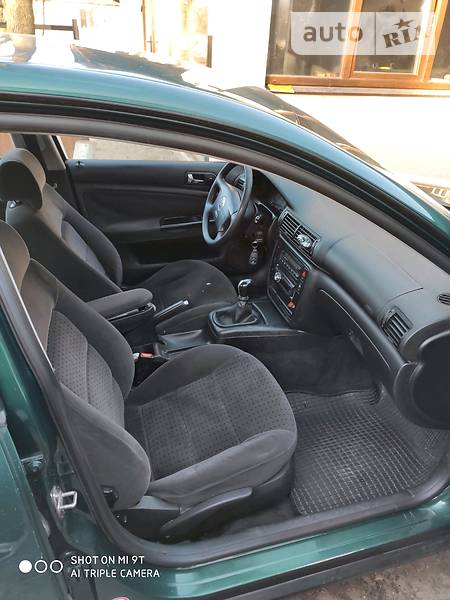 Седан Volkswagen Passat 1999 в Києві