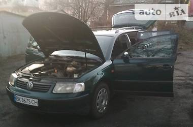 Универсал Volkswagen Passat 1999 в Ровно