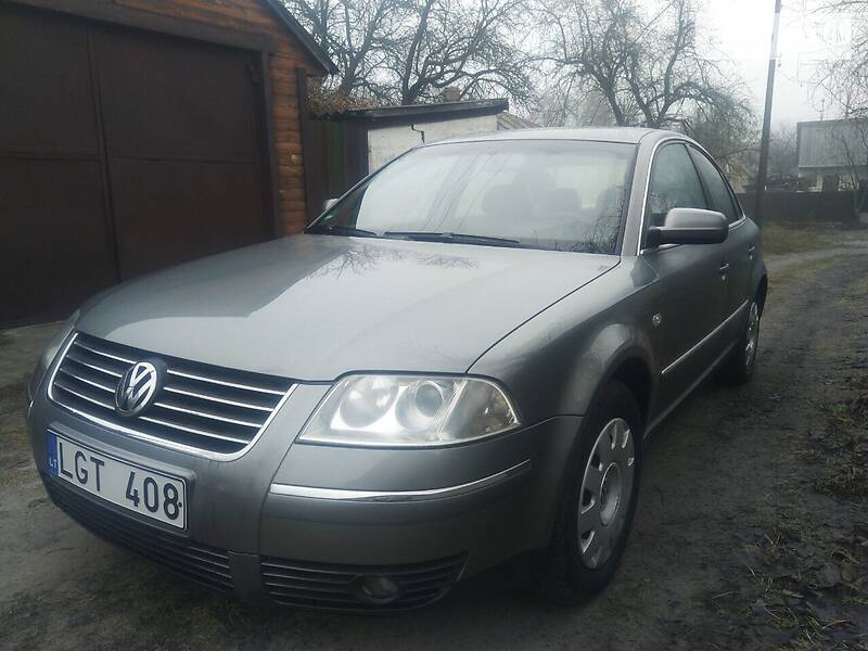 Седан Volkswagen Passat 2004 в Киеве