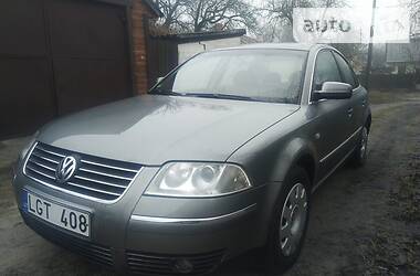 Седан Volkswagen Passat 2004 в Киеве