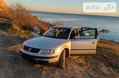 Седан Volkswagen Passat 2000 в 