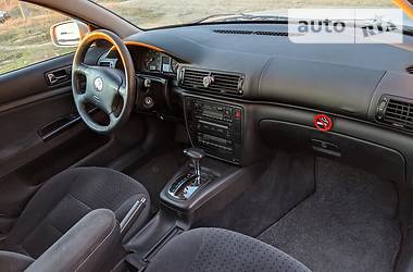 Седан Volkswagen Passat 2000 в 