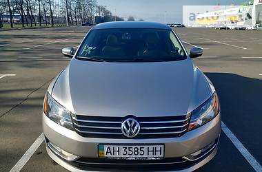 Седан Volkswagen Passat 2013 в Маріуполі