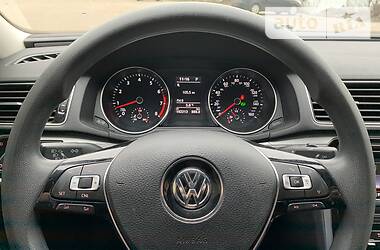 Седан Volkswagen Passat 2016 в Киеве